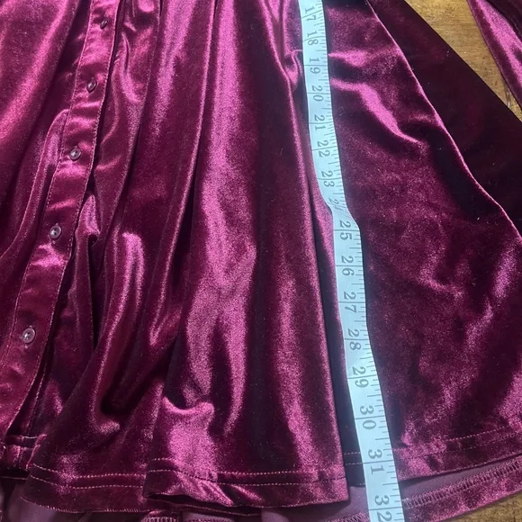 Velvet  Party Dress Long Sleeves and button up - Picture 5 of 6